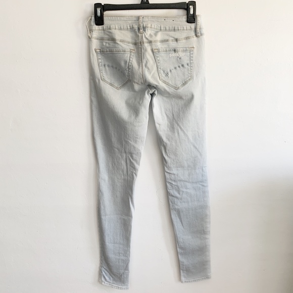 PacSun Sz 3 Light Wash Ripped Skinny Jeans - Picture 2 of 7